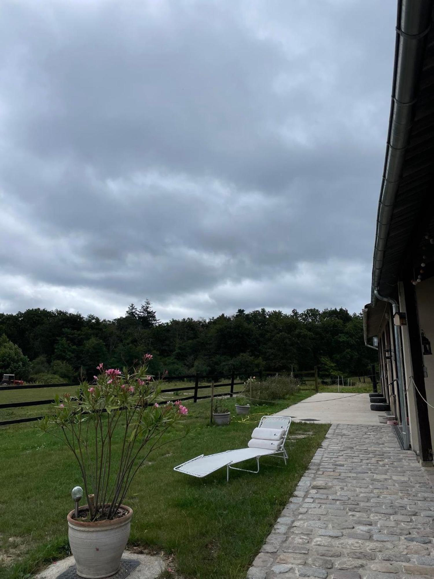 Gite A La Campagne Les Grandes Maisons Espace Jacuzzi Hammam Spa Lorris Esterno foto