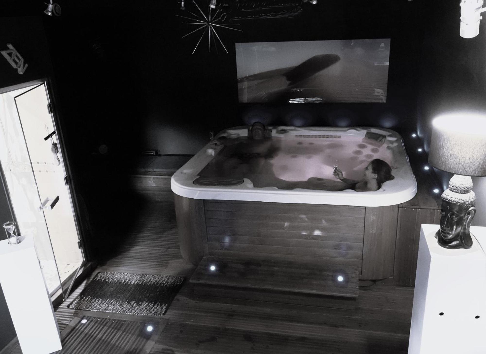 Gite A La Campagne Les Grandes Maisons Espace Jacuzzi Hammam Spa Lorris Esterno foto